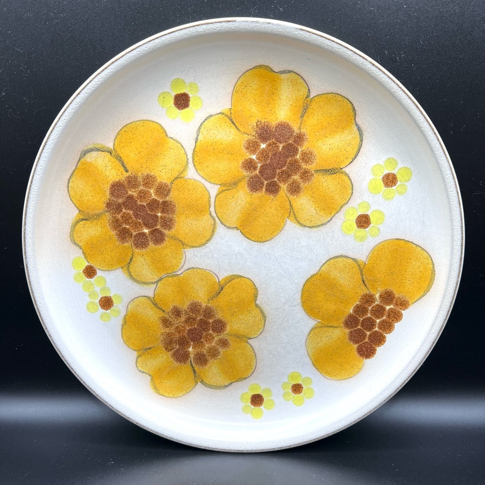 Yellow Floral Ceramic Dinner Plate - Retro Flower Design